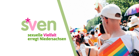 Motiv mit s*ven-Logo und Bild einer queeren Demonstration