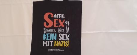 Dieser sexy Stoffbeutel ist bei der Göttinger AIDS-Hilfe erhältlich SaferSexBeutel_queer