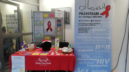 Impressionen von einem Infostand des Präviteams